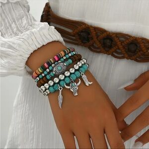 Western Lovely Vibrant‎ Turquoise Stone Beaded Stretch Bracelet Elegant Silver